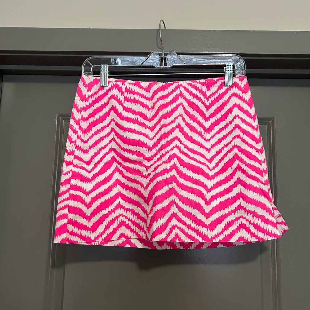 Lilly Pulitzer Pink and White Zebra Pattern skirt / skort size 2